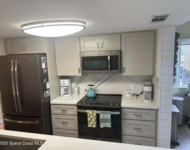 401 Seaport Boulevard - Photo Thumbnail 4