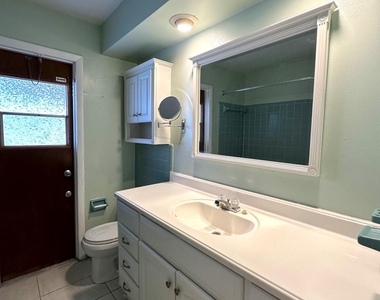 1660 Neptune Drive - Photo Thumbnail 15