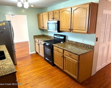 1660 Neptune Drive - Photo Thumbnail 8