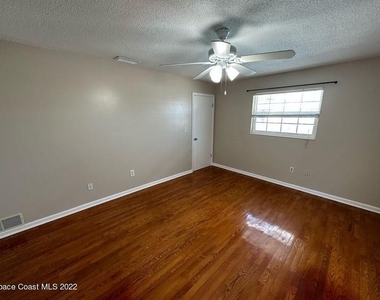 1660 Neptune Drive - Photo Thumbnail 17