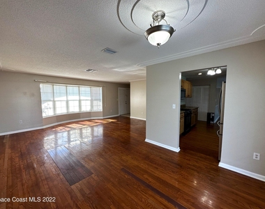 1660 Neptune Drive - Photo Thumbnail 3