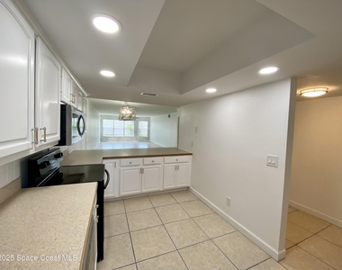 325 Tangle Run Boulevard - Photo Thumbnail 2