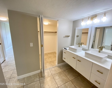 325 Tangle Run Boulevard - Photo Thumbnail 10