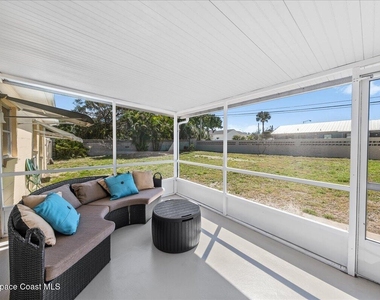 475 Coral Drive - Photo Thumbnail 2