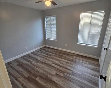 3585 Sable Palm Lane - Photo Thumbnail 8