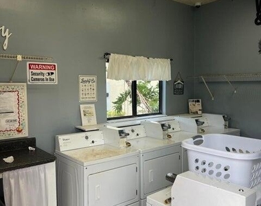 3585 Sable Palm Lane - Photo Thumbnail 14