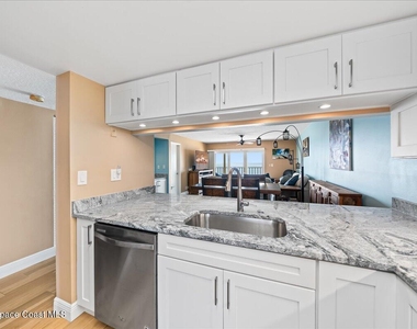 3220 River Villa Way - Photo Thumbnail 7