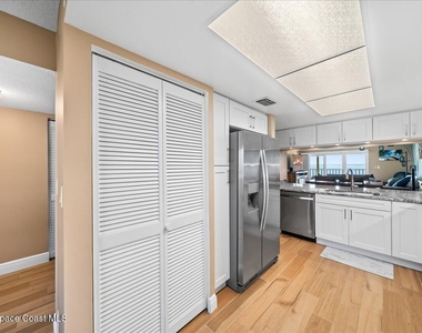 3220 River Villa Way - Photo Thumbnail 12