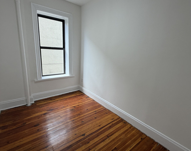 1427 York Avenue - Photo Thumbnail 5