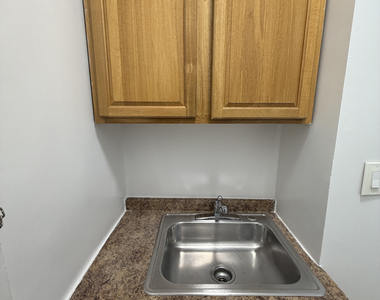 1427 York Avenue - Photo Thumbnail 1