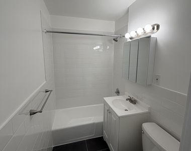 235 West 22nd Street - Photo Thumbnail 5