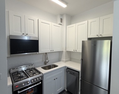 235 West 22nd Street - Photo Thumbnail 1