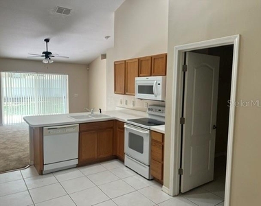 5038 Ayrshire Drive - Photo Thumbnail 3