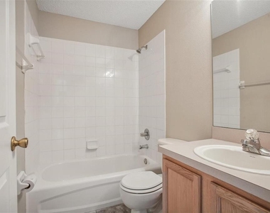 18181 Paradise Point Drive - Photo Thumbnail 26