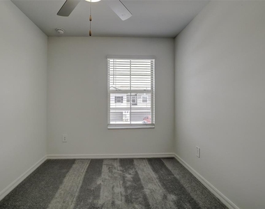 8240 Corner Pine Way - Photo Thumbnail 21