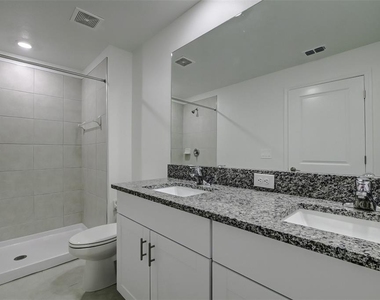 8240 Corner Pine Way - Photo Thumbnail 20