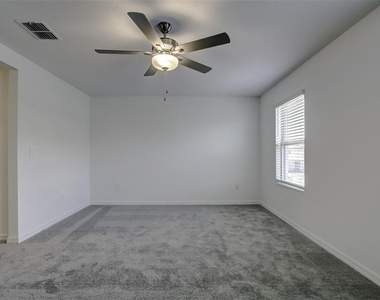 8240 Corner Pine Way - Photo Thumbnail 15