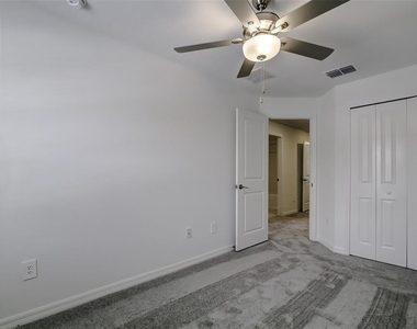 8240 Corner Pine Way - Photo Thumbnail 27