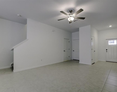 8240 Corner Pine Way - Photo Thumbnail 7