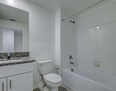 8240 Corner Pine Way - Photo Thumbnail 24