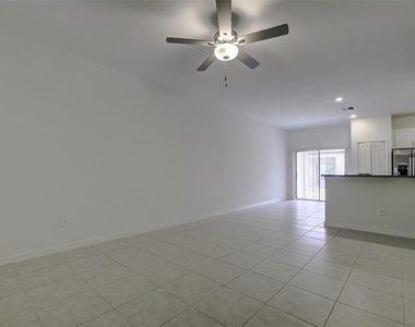 8240 Corner Pine Way - Photo Thumbnail 6