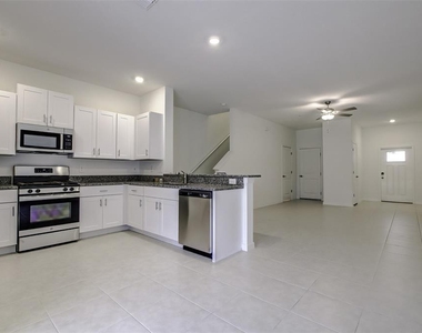 8240 Corner Pine Way - Photo Thumbnail 5