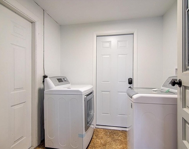 13589 Croft Drive S - Photo Thumbnail 17