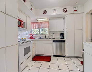13589 Croft Drive S - Photo Thumbnail 12