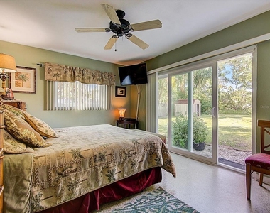 13589 Croft Drive S - Photo Thumbnail 20