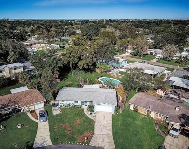 13589 Croft Drive S - Photo Thumbnail 48