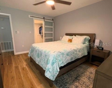 2302 S Manhattan Avenue - Photo Thumbnail 6