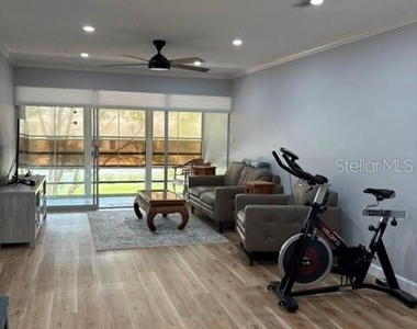 2302 S Manhattan Avenue - Photo Thumbnail 4