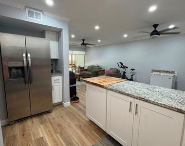 2302 S Manhattan Avenue - Photo Thumbnail 3