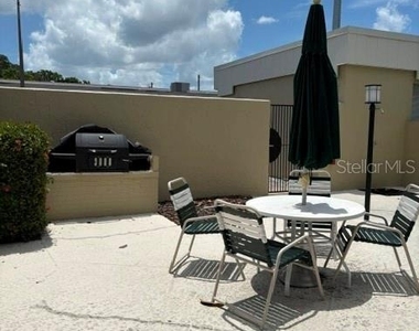 2302 S Manhattan Avenue - Photo Thumbnail 17