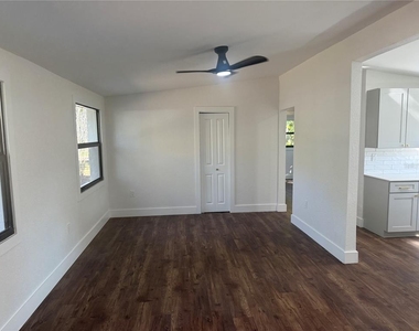 3000 Karen Avenue - Photo Thumbnail 4
