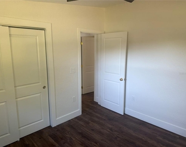 3000 Karen Avenue - Photo Thumbnail 15