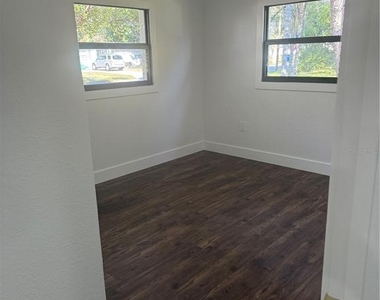 3000 Karen Avenue - Photo Thumbnail 11