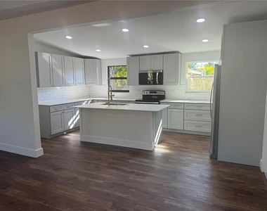 3000 Karen Avenue - Photo Thumbnail 5
