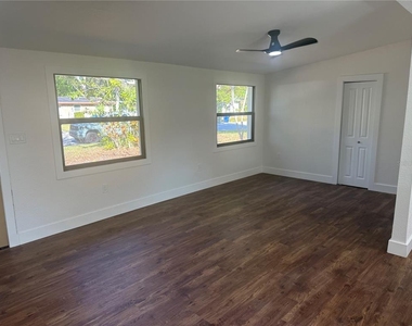 3000 Karen Avenue - Photo Thumbnail 3