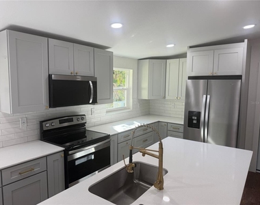 3000 Karen Avenue - Photo Thumbnail 7