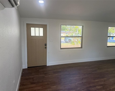 3000 Karen Avenue - Photo Thumbnail 2