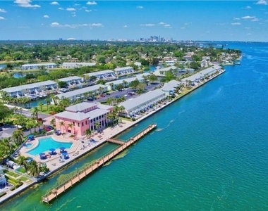 184 Pompano Drive Se - Photo Thumbnail 44