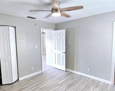 184 Pompano Drive Se - Photo Thumbnail 12