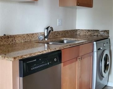 184 Pompano Drive Se - Photo Thumbnail 4