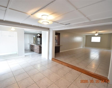 8720 Flame Vine Avenue - Photo Thumbnail 11