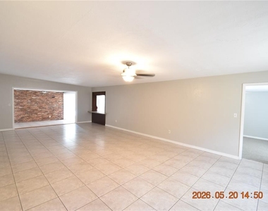 8720 Flame Vine Avenue - Photo Thumbnail 4