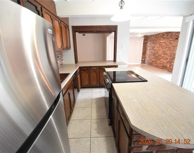 8720 Flame Vine Avenue - Photo Thumbnail 15