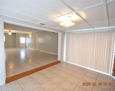 8720 Flame Vine Avenue - Photo Thumbnail 10