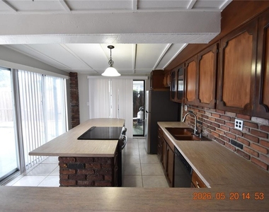 8720 Flame Vine Avenue - Photo Thumbnail 16