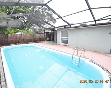 8720 Flame Vine Avenue - Photo Thumbnail 44